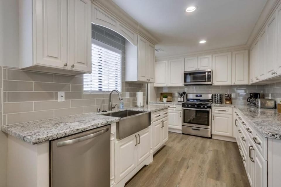 Kitchen or kitchenette, kitchen