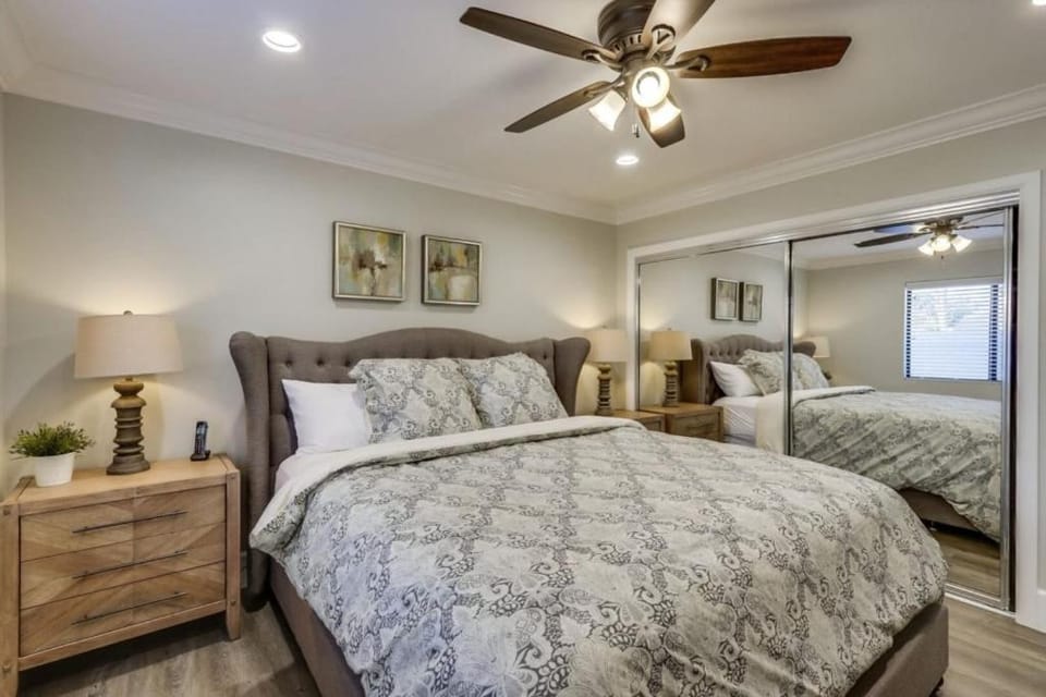 Bed, Bedroom