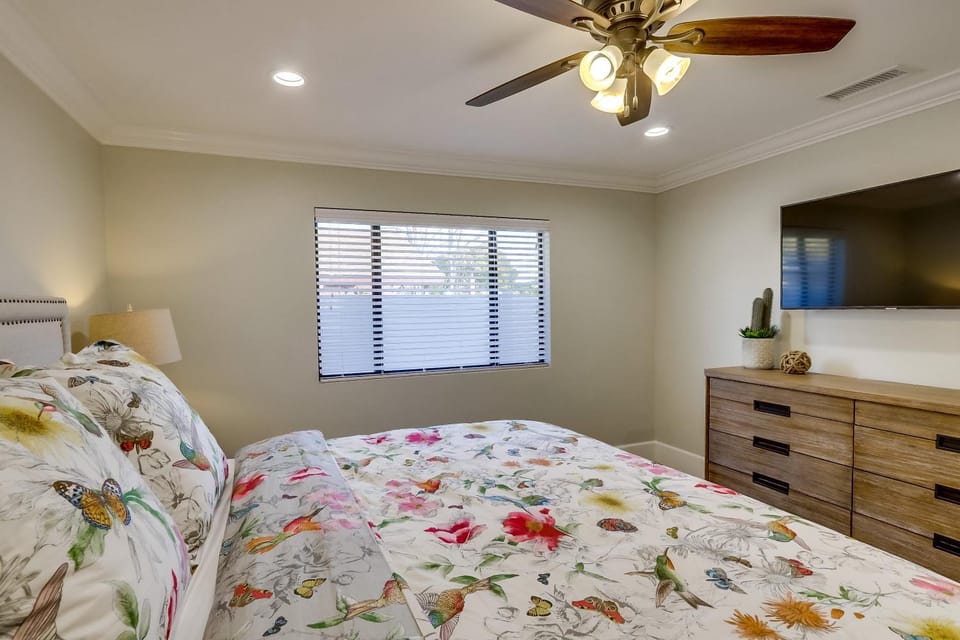 5 Bedroom plus loft room, 3 Bath home House in Fullerton