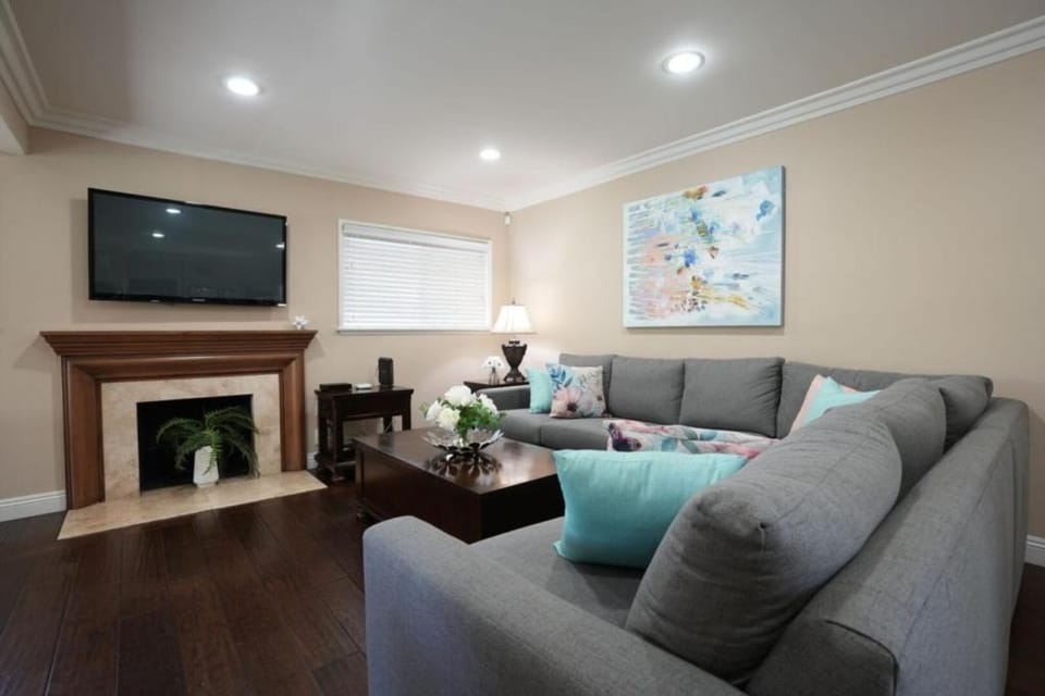 TV and multimedia, Living room, Seating area