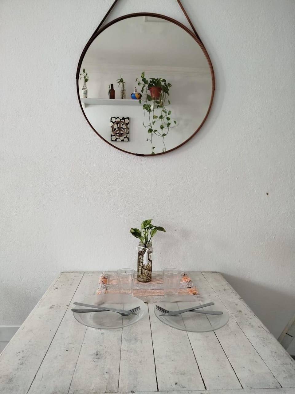 Coffee/tea facilities, Kitchen or kitchenette, Decorative detail, Dining area, Food