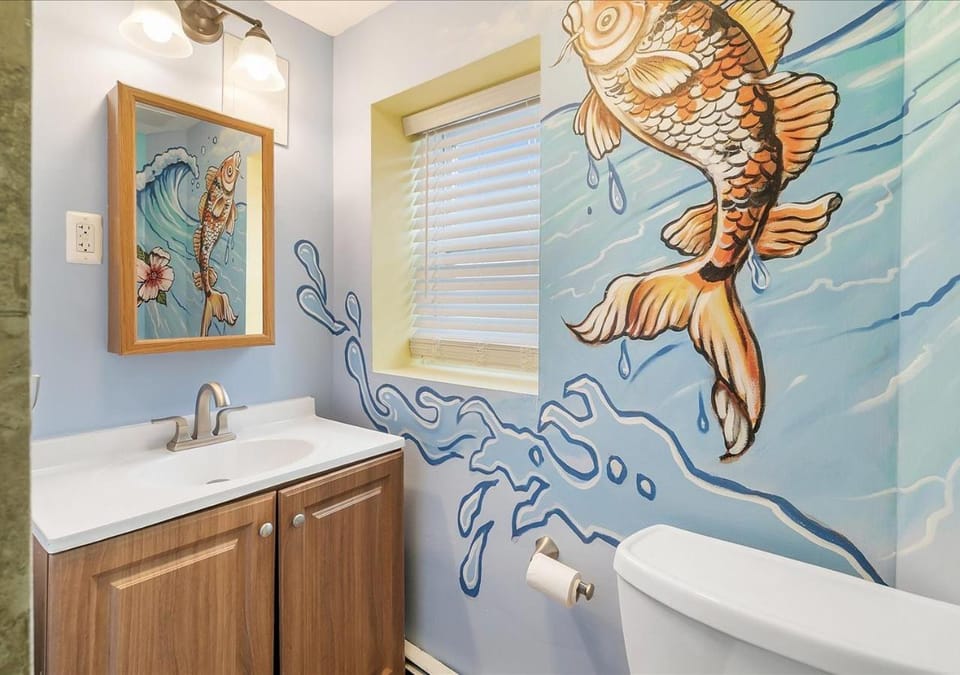 Artistic Oceanfront 2 Bedroom on the beach, Parking Beach Badges fun for all ages House in Seaside Heights