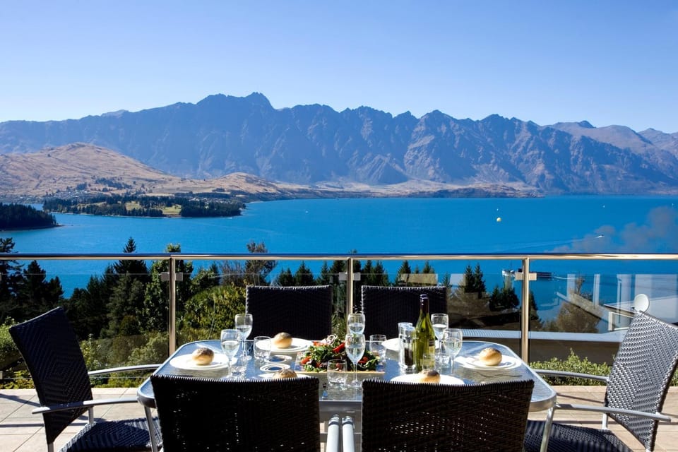 Patio, Dining area, Lake view, Mountain view