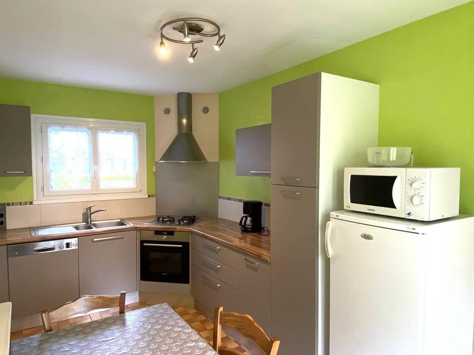 Maison avec jardin clos à 250m de la mer, 3 chambres, parking, Trégastel - FR-1-368-438 House in Trégastel