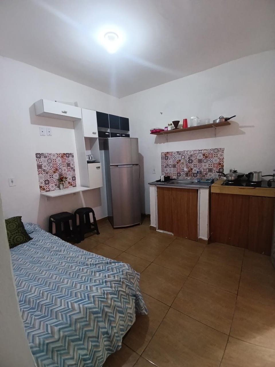 Bed, Kitchen or kitchenette, stove
