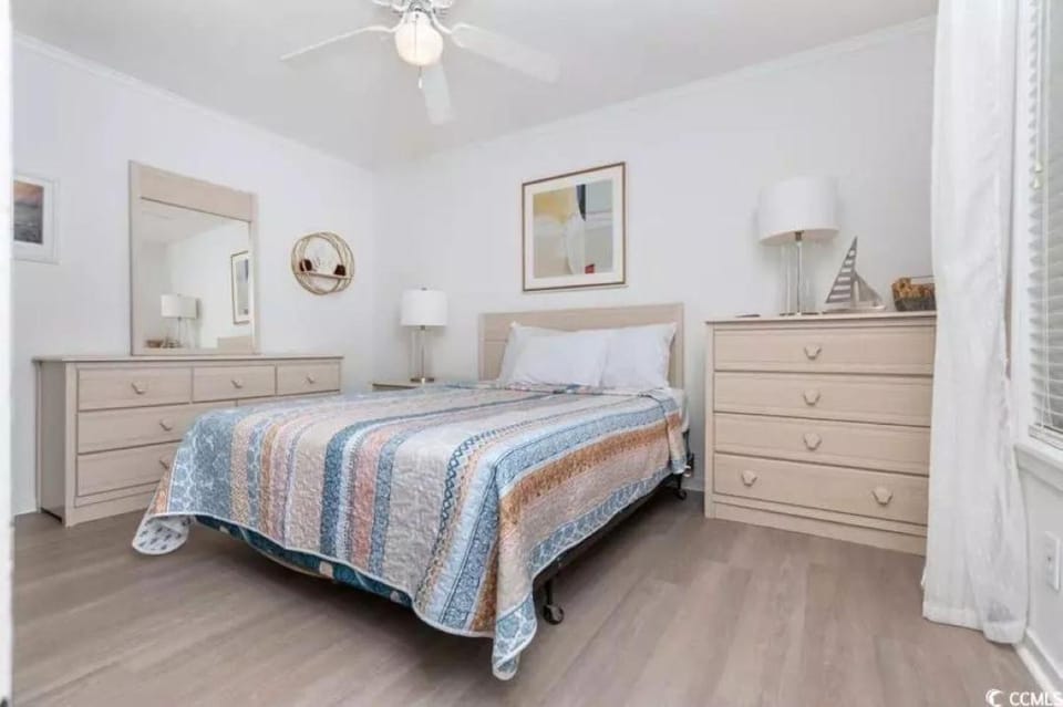 Cozy Home living with Breathtaking Ocean and Marsh Views, Sleep 4 Apartment in Myrtle Beach