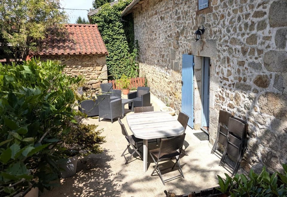 La ferme des souvenirs House in Nouvelle-Aquitaine