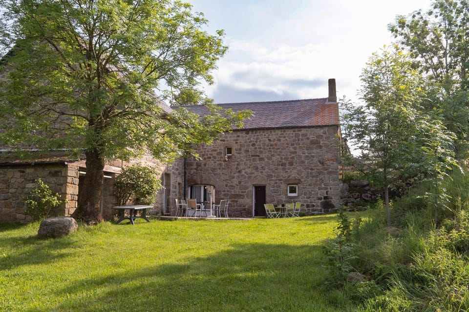 Gîte Ensemble La Campone 8/14 personnes House in Auvergne-Rhône-Alpes