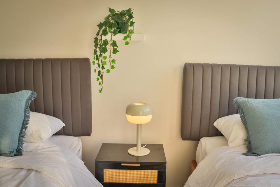 HOM I Estacionamiento I Mall Plaza Egaña I Smart TV Apartment in Las Condes