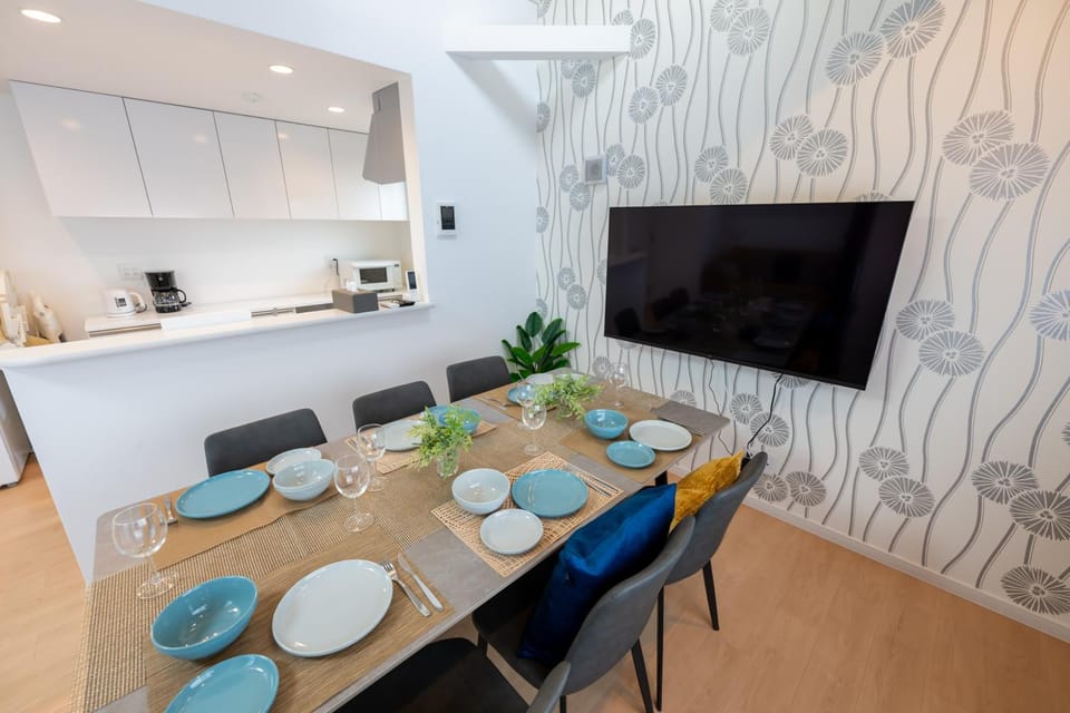 TV and multimedia, Kitchen or kitchenette, Living room, Dining area