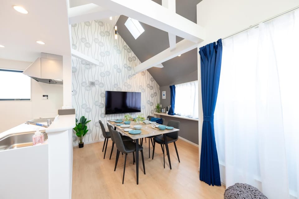 TV and multimedia, Kitchen or kitchenette, Living room, Dining area