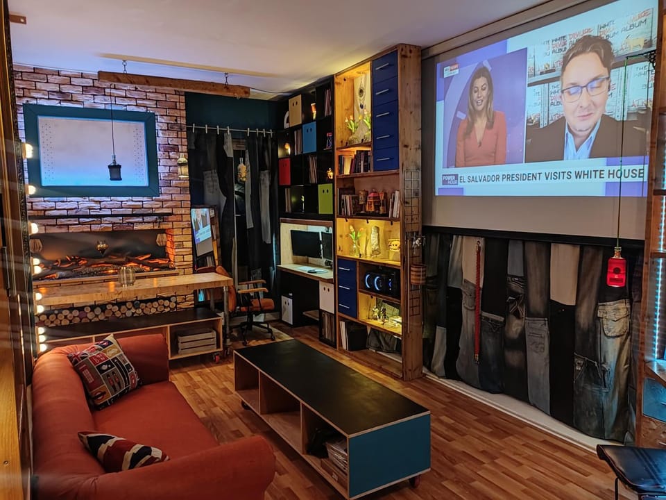 Living room, Evening entertainment