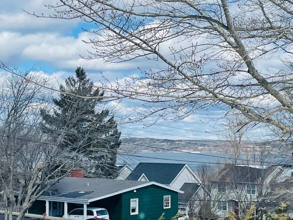 5BR Summer Home - Garden & Distant Ocean View Vacation rental in Halifax