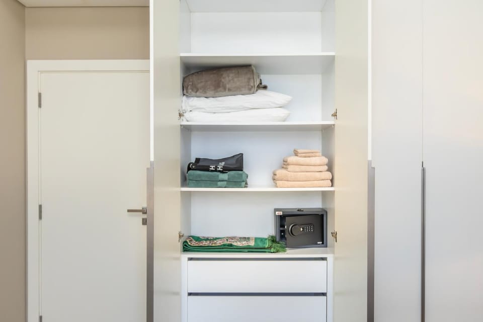 safe, towels, wardrobe