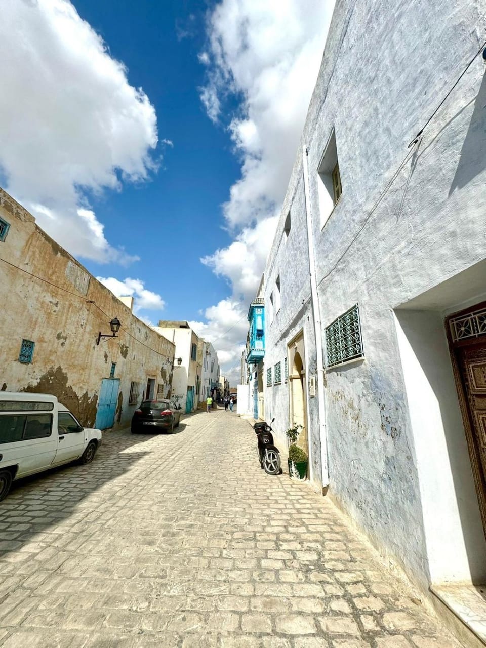 Day, Neighbourhood, Street view, Location