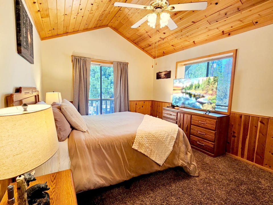 Bed, TV and multimedia, Balcony/Terrace, Bedroom, internet