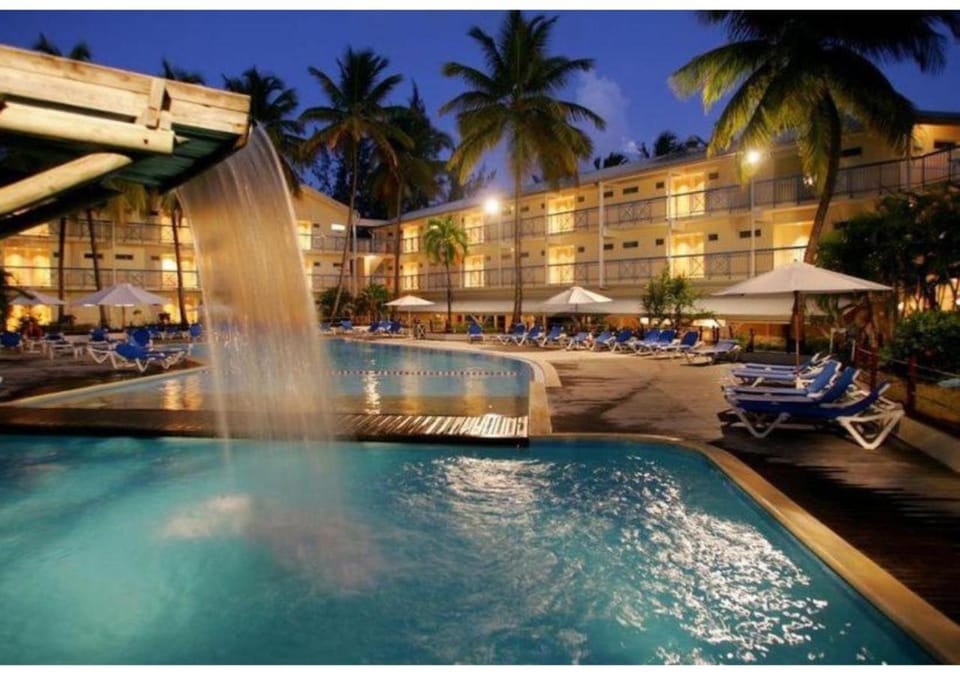 Property building, Night, Swimming pool, sunbed