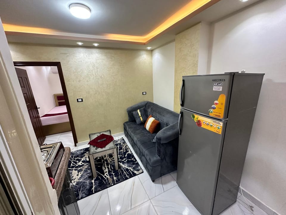اكتوبر الحي الاول امام نادي وادي دجلة Apartment in Egypt