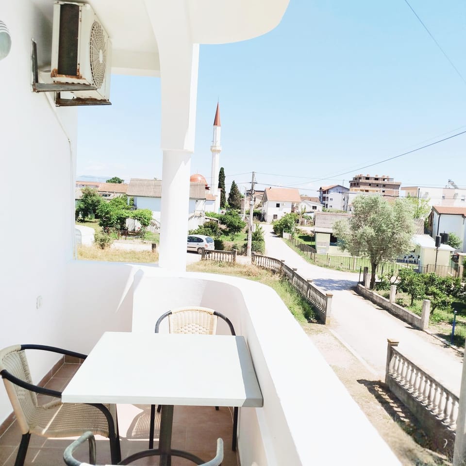 Day, View (from property/room), Balcony/Terrace, Location, Parking