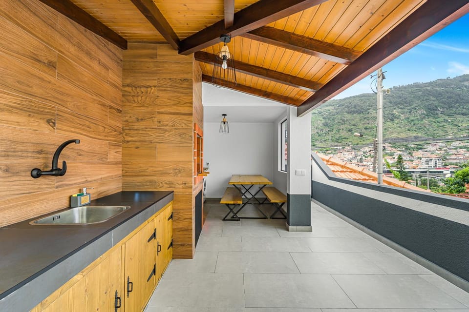 BBQ facilities, Dining area
