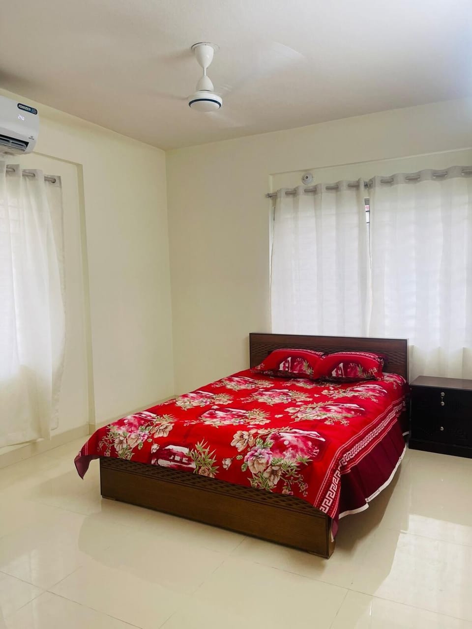 Bed, Bedroom, air conditioner