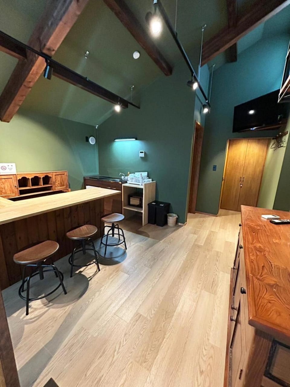 TV and multimedia, Kitchen or kitchenette, Dining area