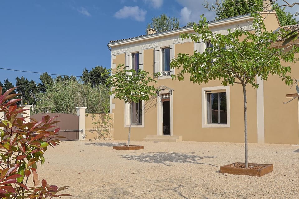 Property building, Facade/entrance, Off site