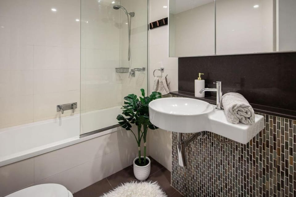 Toilet, Bathroom, Bath