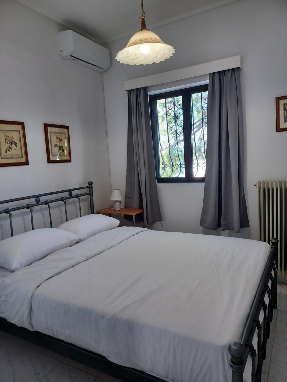 Bed, Bedroom, air conditioner