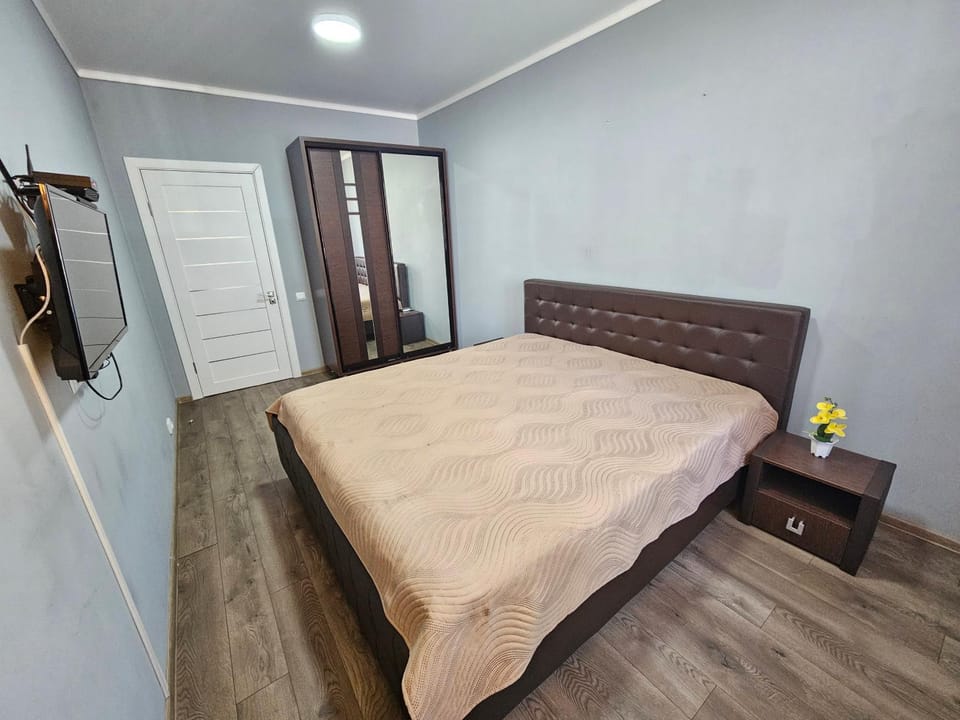 Bed, Photo of the whole room, Bedroom, wardrobe