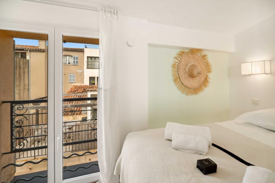 Bed, View (from property/room), towels