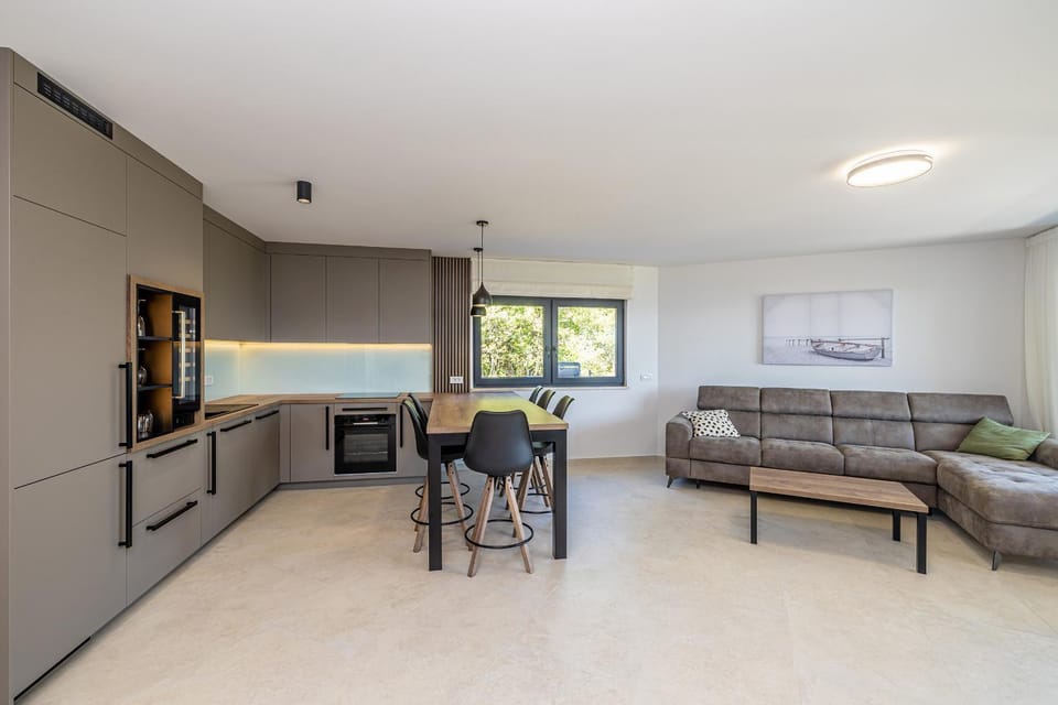 Kitchen or kitchenette, Living room, Dining area