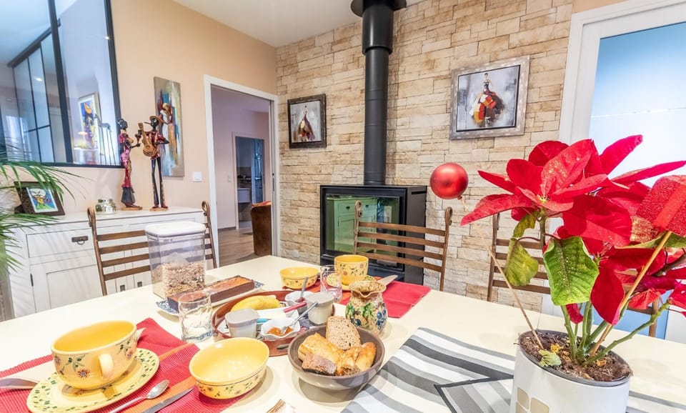 Food and drinks, Dining area, Food, Breakfast, Drinks