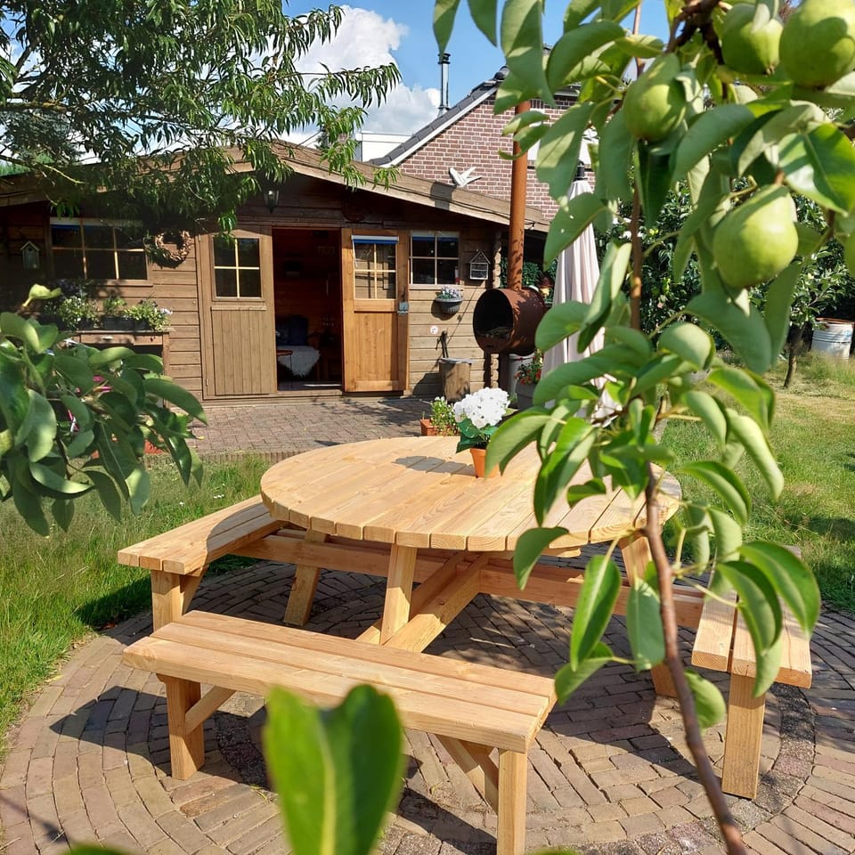 Property building, Garden, Balcony/Terrace