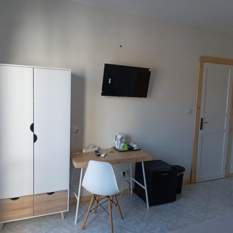 TV and multimedia, wardrobe