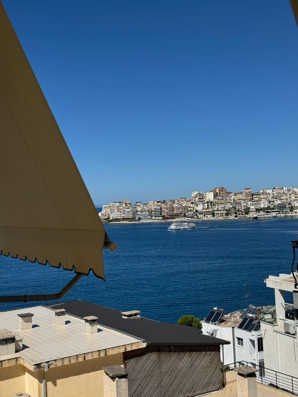 City view, Sea view