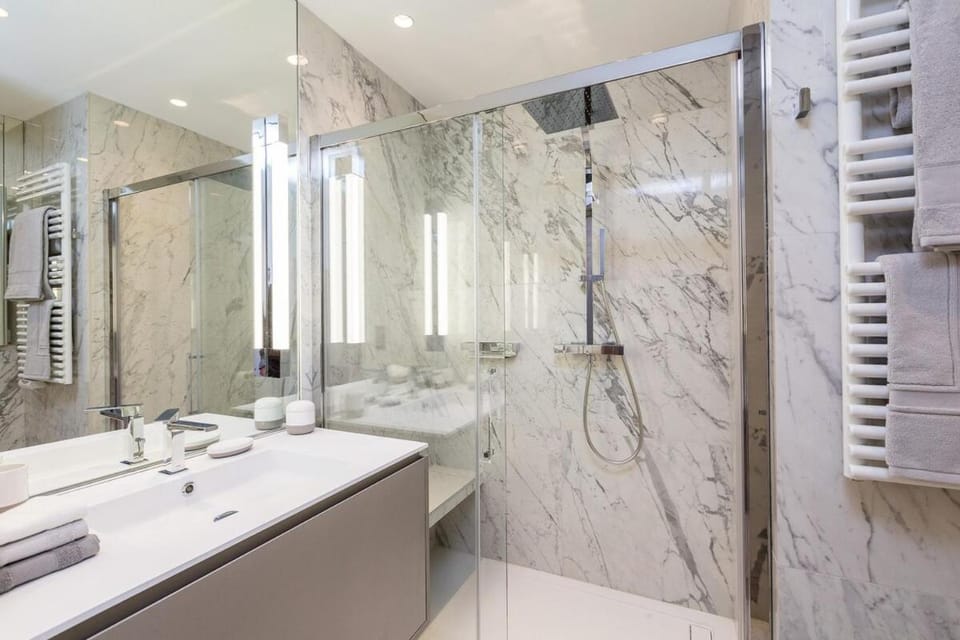 Cannes Croisette 4 bedrooms - 2C Apartment in Cannes