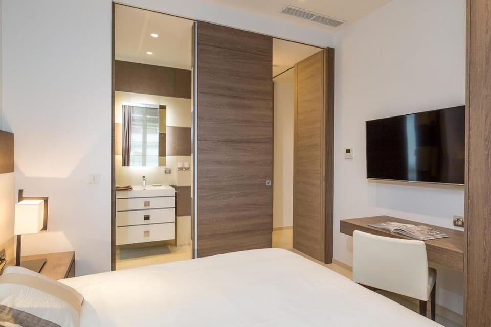 Cannes Croisette 4 bedrooms - 2C Apartment in Cannes