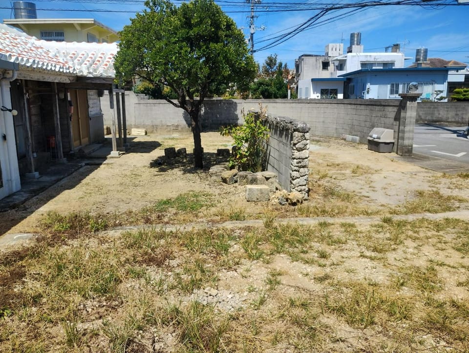 Unwind DAY OFF Nagamo Apartment in Okinawa Prefecture