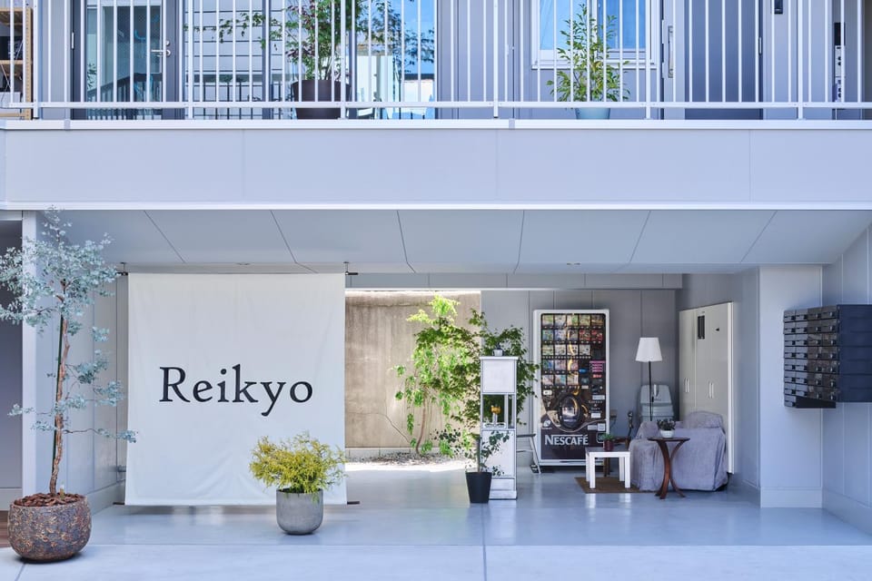Communal lounge/ TV room, Property logo or sign, vending machine