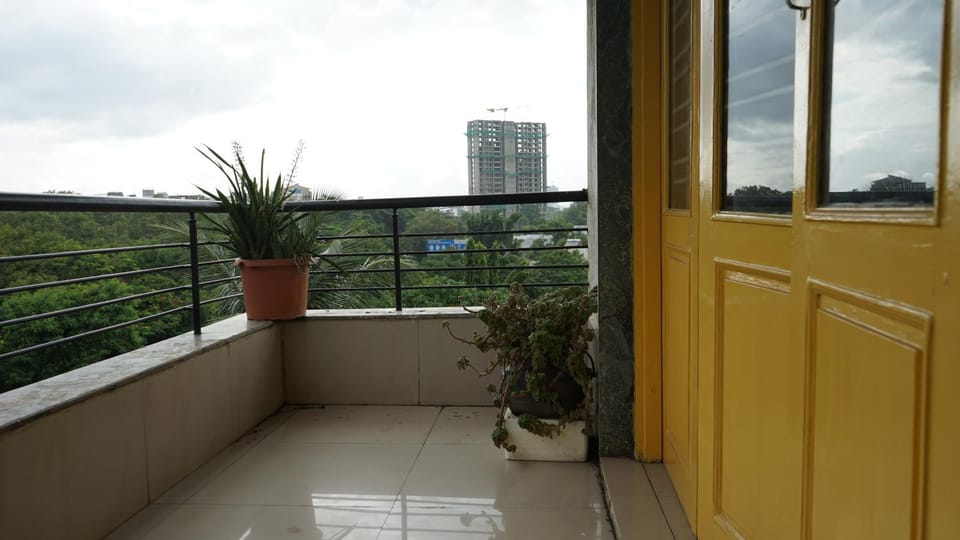 Modern Penthouse in Nature's Lap - Family Only Apartment in Maharashtra