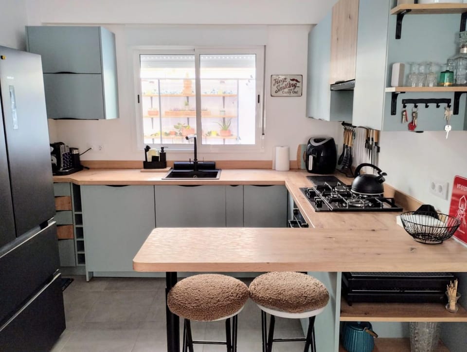 Kitchen or kitchenette, Kitchen or kitchenette