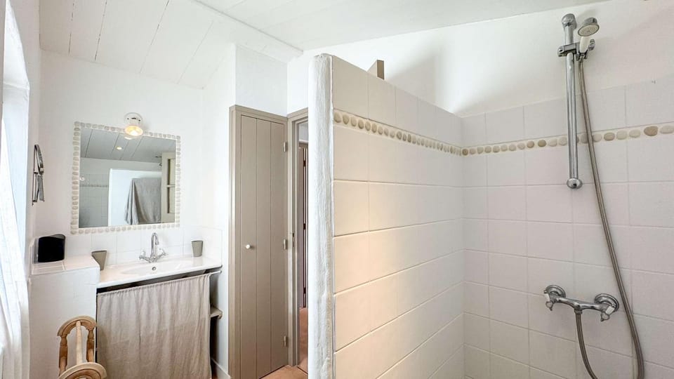 Shower, Bathroom, towels