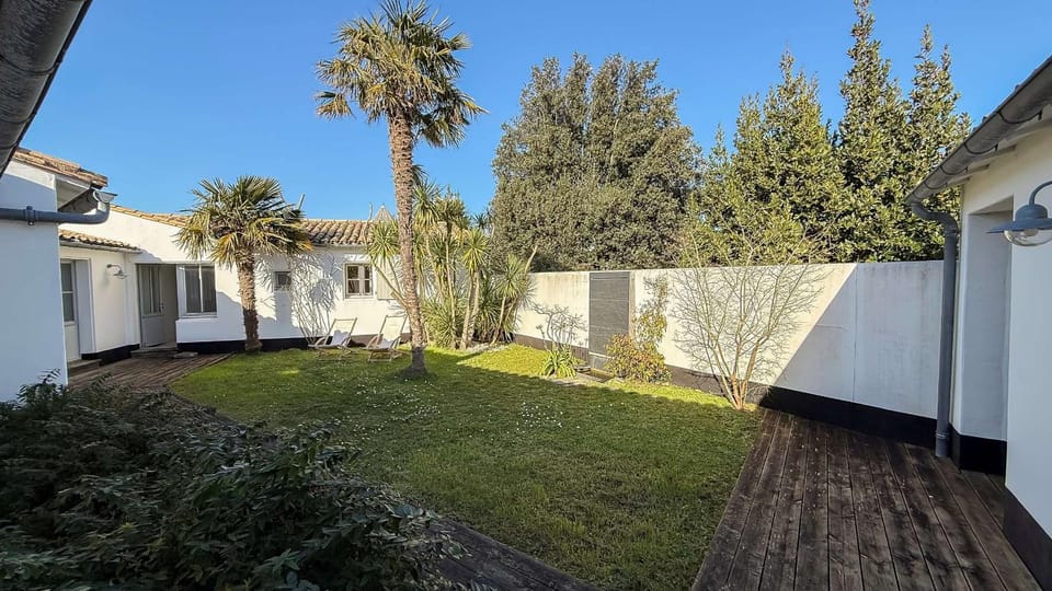 Property building, Garden, Garden view