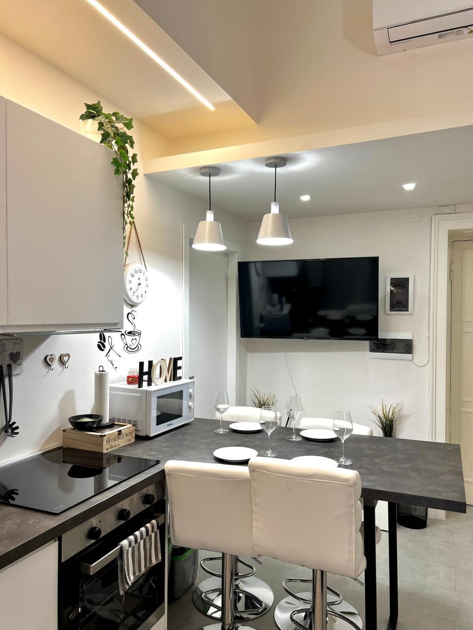 Elegant and with terrace, 15 min from Navigli and the center Apartment in Milan