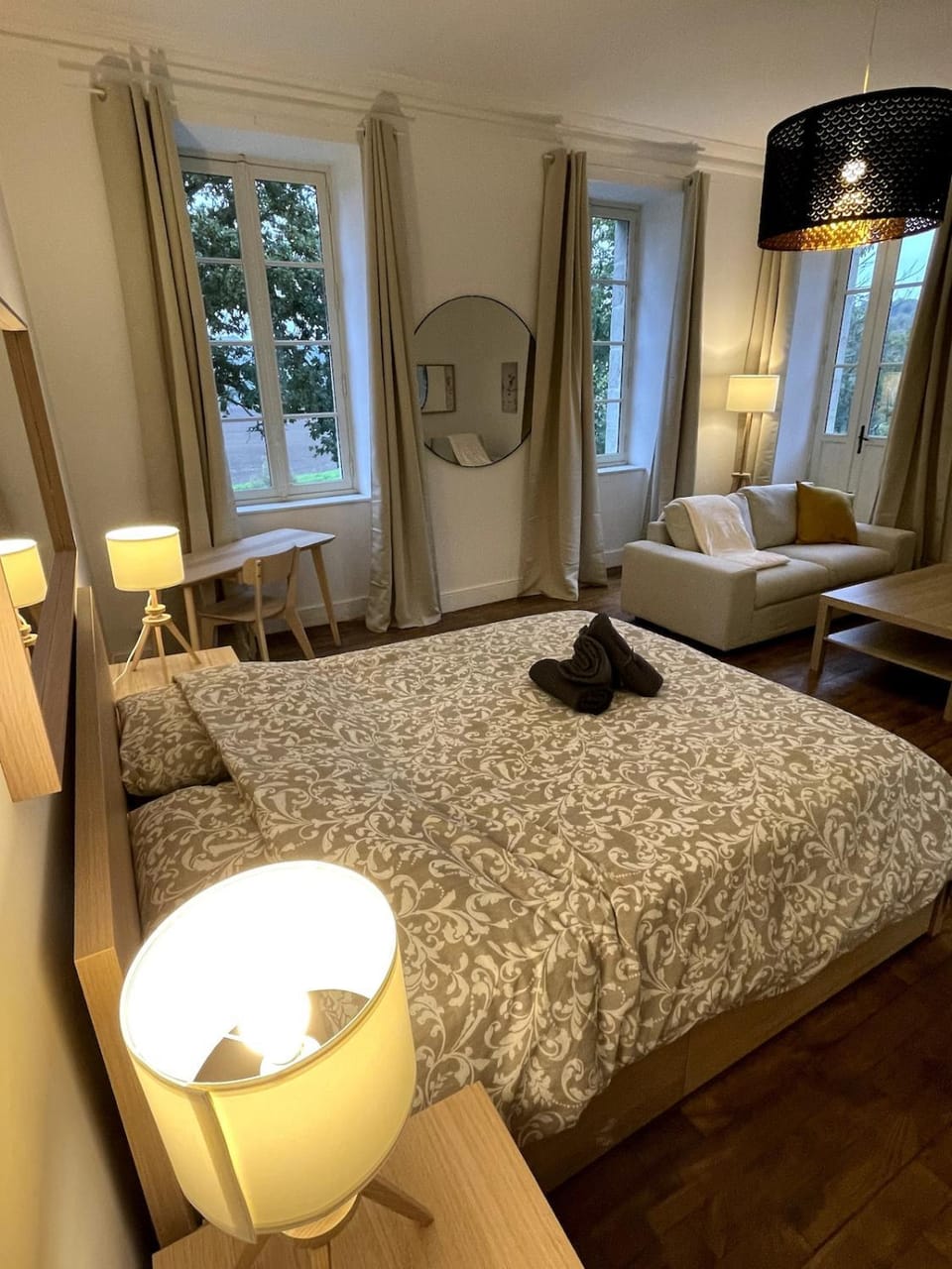 Bed, Photo of the whole room, Bedroom