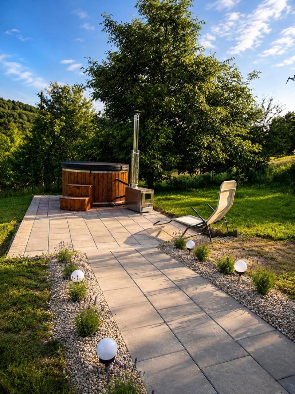 Garden, Hot Tub, Garden view