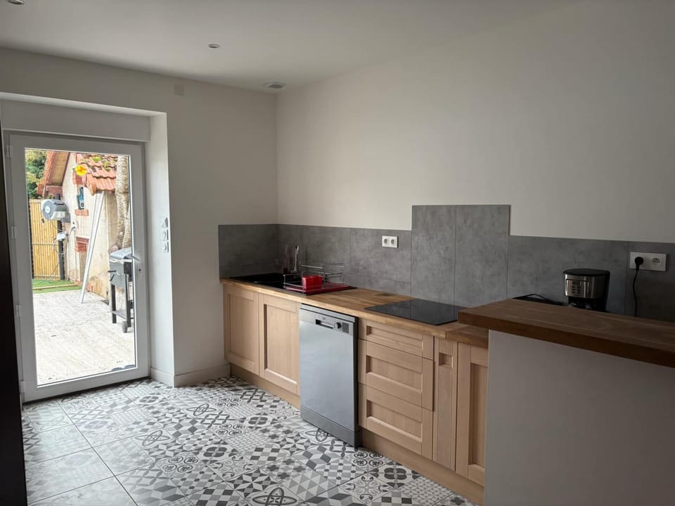 Kitchen or kitchenette, Living room