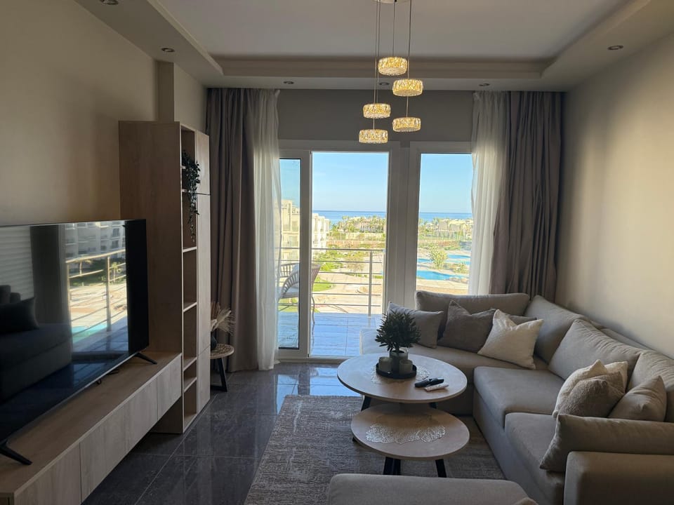 Communal lounge/ TV room, TV and multimedia, Balcony/Terrace, Living room, Seating area, Sea view