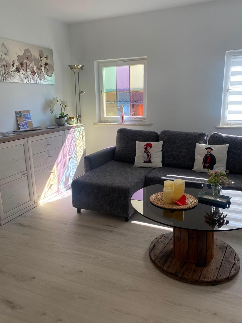 TV and multimedia, Living room, Lounge or bar